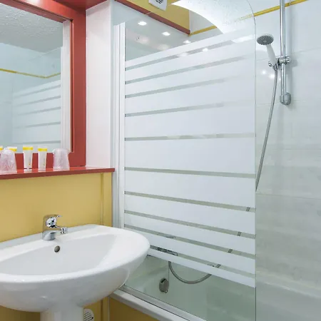 Отель Comfort Монлюсон