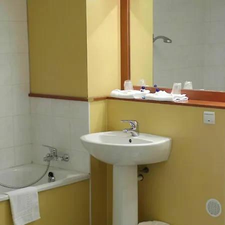 Отель Comfort Монлюсон